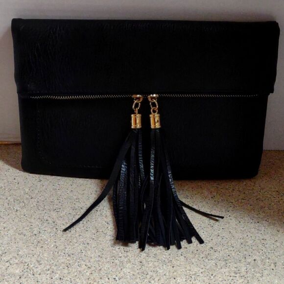Black Vegan zippered Clutch Purse              P1 - Picture 1 of 9